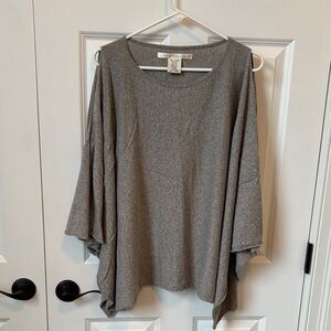 Mac studio women’s poncho top